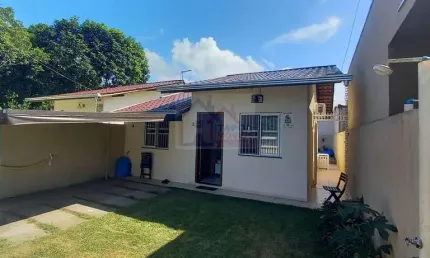 Casa com piscina, mobiliada a apenas 650 metros da praia