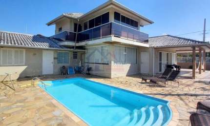 Sobrado Duplex com piscina a apenas 470 metros da praia