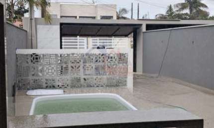 Sobrado com 4 quartos, 1 suíte, no Balneário Sai Mirim, a 400m do mar.