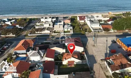 Casa com ático e sobrado em itapoá/sc. terreno de 720 m².