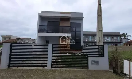 Sobrado com 3 dormitórios sendo 1suíte em itapoá/sc.