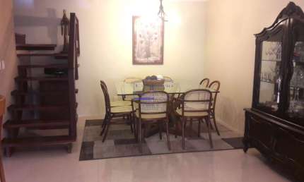 Casa para locação em Porto Alegre-RS, bairro Ipanema, zona livre de alagamento: 3d, 1 suíte, 3 salas, 3 banheiros, 2 vagas, 140m². Venha conhecer!