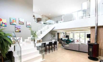 Casa de luxo em condomínio à venda em Belém Novo, Porto Alegre-RS: 4 quartos, 4 suítes, 12 banheiros, 3 vagas, 487m².
