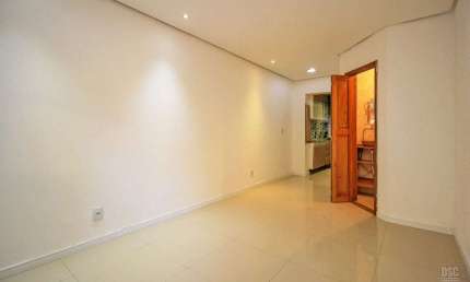 Casa em Condomínio à Venda em Porto Alegre-RS, Bairro Guarujá: 1 quarto, 1 suíte, 2 banheiros, 1 vaga, 70m².