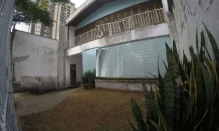 Casa à venda em Porto Alegre-RS, Santana: 3 quartos, 3 banheiros, 2 vagas, 180m² de área. Venha conferir!