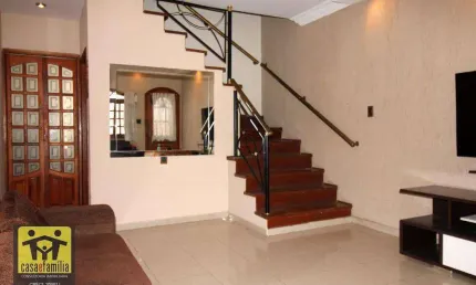 Sobrado com 3 dormitórios sendo 1 suíte  à venda,  - Vila Gumercindo - São Paulo/SP
