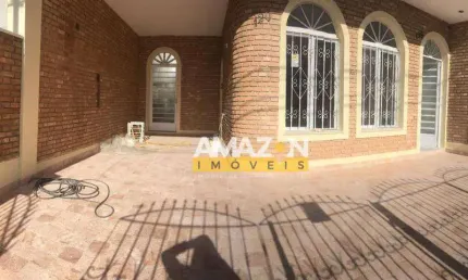 Sobrado com 6 dormitórios à venda, 300 m² por R$ 698.000,00 - Centro - Taubaté/SP