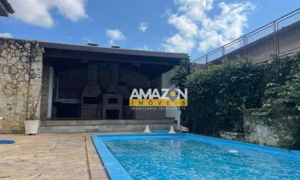Casa com 3 dormitórios à venda, 200 m² por R$ 800.000,00 - Jardim Maria Augusta - Taubaté/SP