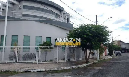Sobrado com 3 dormitórios à venda, 200 m² por R$ 940.000,00 - Vila São Geraldo - Taubaté/SP
