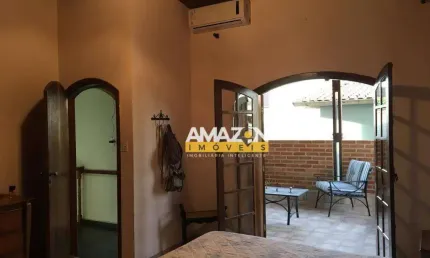 Casa com 3 dormitórios à venda, 175 m² por R$ 620.000,00 - Centro - Taubaté/SP