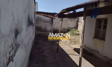 Casa com 3 dormitórios à venda, 180 m² por R$ 320.000,00 - Centro - Taubaté/SP