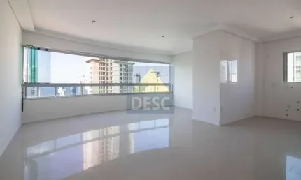Apartamento à venda no Porto da barra em Balneário Camboriú