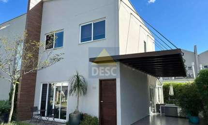 Casa à venda no Condomínio Village dos Ipês em Balneário Camboriú