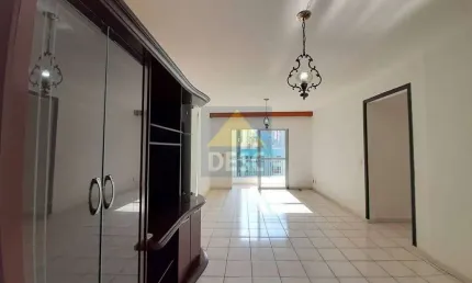 Apartamento quadra mar à venda no edifício cristina