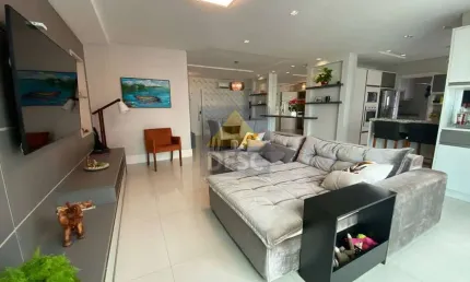 Apartamento mobiliado à venda no Ed. De La Torre no Centro de Balneário Camboriú