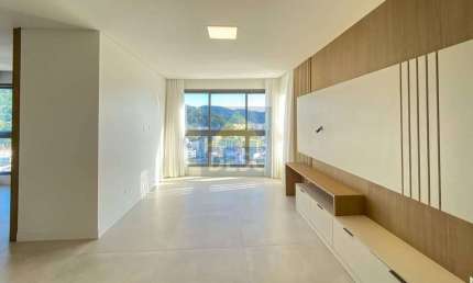 Apartamento semi mobiliado para locação anual no Ed. Home Square em Balneário Camboriú