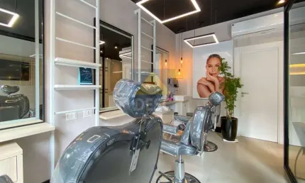 Sala comercial equipada para locação anual no centro de balneário camboriú
