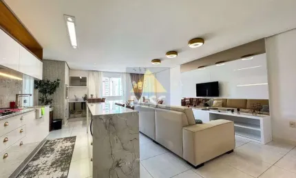 Apartamento com três quartos à venda no Edifício Esquina Di Roma em Balneário Camboriú