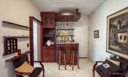 Apartamento no Ed. Castellammare com dois dormitórios para locação em Balneário Camboriú