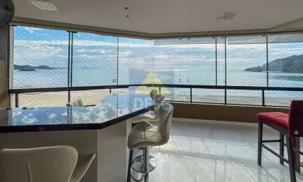 Apartamento frente mar  à venda no Ed. Cybila em Balneário Camboriú