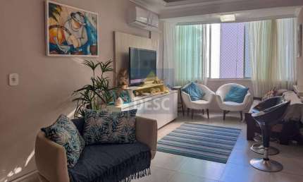 Apartamento quadra mar mobiliado com dois dormitórios à venda no Ed. Edith em Balneário Camboriú