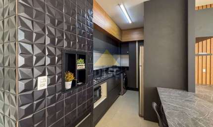 Apartamento mobiliado com duas suítes à venda no Ed. Porto Everest em Camboriú
