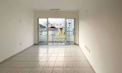 Sala comercial para locação na rua dinamarca em balneário camboriú