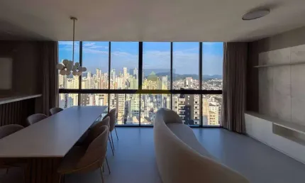 Apartamento semi mobiliado com 4 dormitórios para locação no Ed Soho Village em Balneário Camboriú