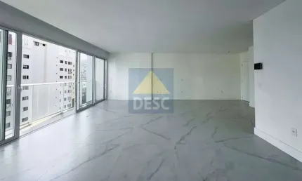 Apartamento com 4 suítes à venda no Ed. Timeless no Centro de Balneário Camboriú