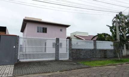 Casa em condomínio com 03 dormitórios à venda em Camboriú