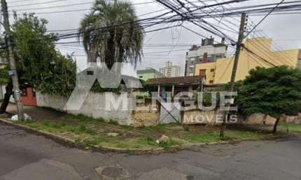 Terreno à venda na Rua Roque Calage, 355, Passo da Areia, Porto Alegre por R$ 954.000
