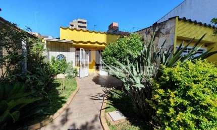 Casa com 3 quartos à venda na Rua Líbero Badaró, 248, Passo da Areia, Porto Alegre por R$ 1.050.000