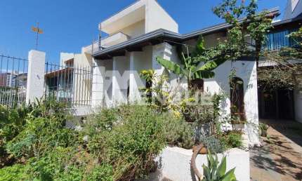 Casa com 3 quartos à venda na Rua Irene Capponi Santiago, 178, Cristo Redentor, Porto Alegre por R$ 1.420.000