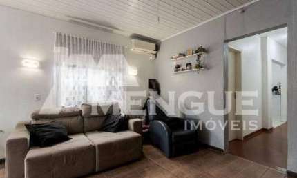 Casa com 6 quartos à venda na Rua Antônio Joaquim Mesquita, 60, Passo da Areia, Porto Alegre por R$ 1.070.000
