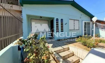 Casa com 3 quartos à venda na Rua Platão, 494, Jardim Itu Sabará, Porto Alegre por R$ 530.000