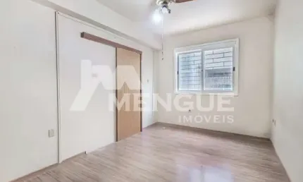 Apartamento com 5 quartos à venda na Avenida Berlim, 867, São Geraldo, Porto Alegre por R$ 500.000