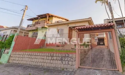 Casa com 3 quartos à venda na Avenida Benno Mentz, 1707, Vila Ipiranga, Porto Alegre por R$ 499.000