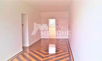 Apartamento com 3 quartos à venda na Avenida Assis Brasil, 1864, Passo da Areia, Porto Alegre por R$ 270.000