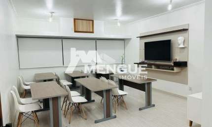 Sala comercial com 1 sala para alugar na Rua Itapeva, 90, Passo da Areia, Porto Alegre por R$ 900