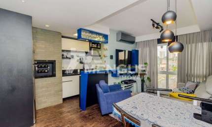 Apartamento com 2 quartos à venda na Rua Bezerra de Menezes, 623, Passo da Areia, Porto Alegre por R$ 590.000