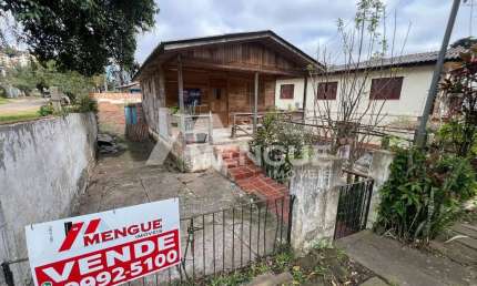 Terreno à venda na Rua Monte Flor, 161, Jardim Floresta, Porto Alegre por R$ 420.000