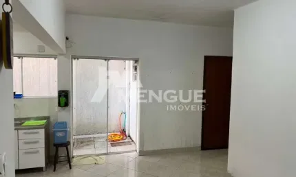 Apartamento com 2 quartos à venda na beco andaraí, 65, passo da areia, porto alegre por r$ 360.000