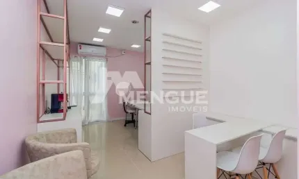 Sala comercial com 1 sala à venda na Rua Cristóvão Pereira, 99, Passo da Areia, Porto Alegre por R$ 113.000
