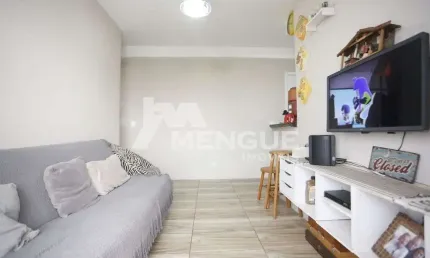 Apartamento com 2 quartos à venda na Avenida Assis Brasil, 4908, São Sebastião, Porto Alegre por R$ 349.000