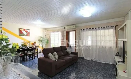 Casa com 3 quartos à venda na Avenida Salvador Leão, 785, Sarandi, Porto Alegre por R$ 680.000