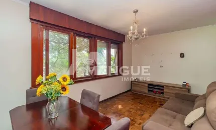 Apartamento com 3 quartos à venda na Avenida Nemoto, 11, São Sebastião, Porto Alegre por R$ 299.900