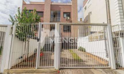 Casa com 3 quartos à venda na Rua Presidente Juarez, 381, São Sebastião, Porto Alegre por R$ 830.000