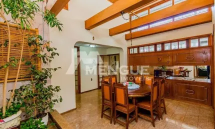 Casa com 3 quartos à venda na Avenida Quito, 387, Jardim Lindóia, Porto Alegre por R$ 2.500.000