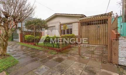 Casa com 2 quartos à venda na Rua Cândido Portinari, 151, São Sebastião, Porto Alegre por R$ 600.000