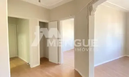 Apartamento com 4 quartos à venda na Rua Carlos Von Koseritz, 10, Higienópolis, Porto Alegre por R$ 320.000